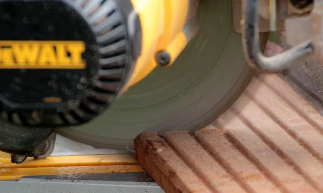Jaką piłę spalinowa kupić Stihl czy Husqvarna?
