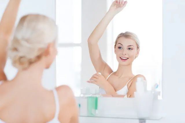 Dezodorant czy antyperspirant? Wybierz najlepszą opcję dla siebie